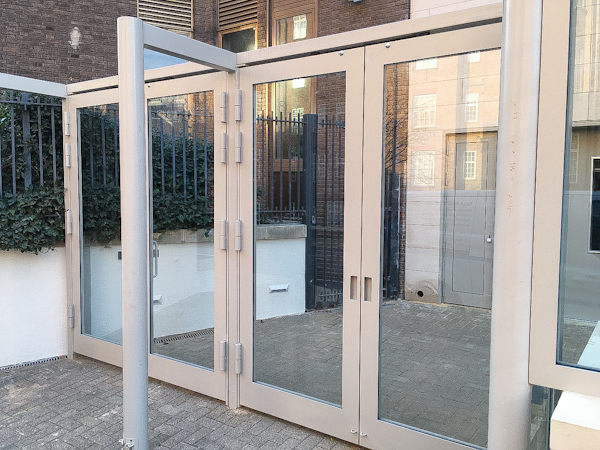 These types of bulletproof doors are completely made of glass sheets. Everything will be a single glass sheet, except the top and bottom rails. The rails will be made of metal, usually aluminium.